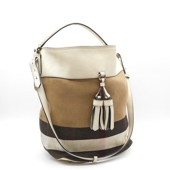 Burberry Handbags - 🍓BURBERRY Bucket Bag